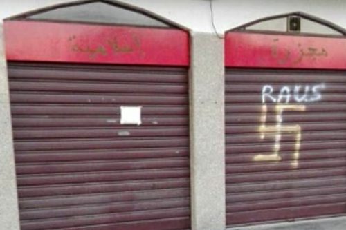 Svastica sulle saracinesche, Sindaco e Locale si muovono per la rimozione