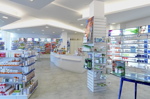 In 12 farmacie di Brescia riprende il turno di notte