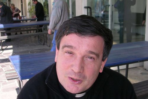 Molinetto saluta il ritorno di don Angelo Corti