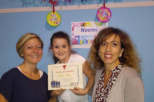 Devolve alla scuola il regalo di compleanno: la generosità di Noemi