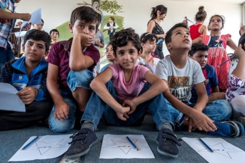 Miracolo solidarietà: 38 bambini siriani a scuola grazie a Starterprius