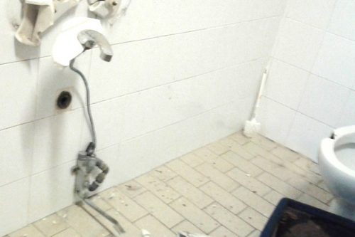 Rezzato: fermati la notte di Capodanno i “ladri di sanitari” Rezzato: fermati la notte di Capodanno i “ladri di sanitari”