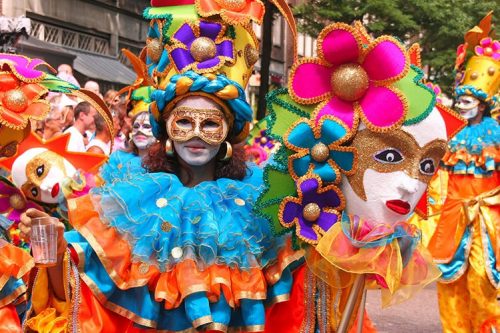 OGGI: Sfilata dei carri e delle maschere a Botticino OGGI: Sfilata dei carri e delle maschere a Botticino