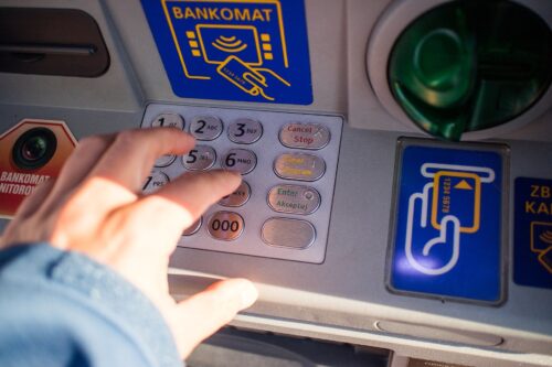 Truffe ATM Rezzato: fermati due uomini Truffe ATM Rezzato: fermati due uomini