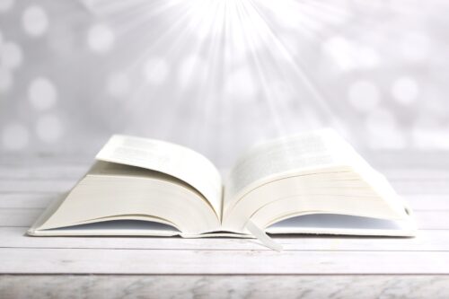 Premio di poesia 2022 “Versi… scolpiti nel marmo” Premio di poesia 2022 “Versi… scolpiti nel marmo”
