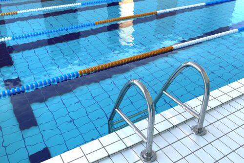 Piscina California contrasta la siccità donando 330 metri cubi d’acqua