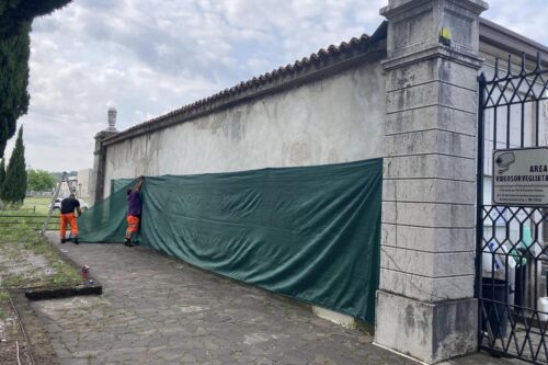 Rezzato: scritte al cimitero e lotta al vandalismo