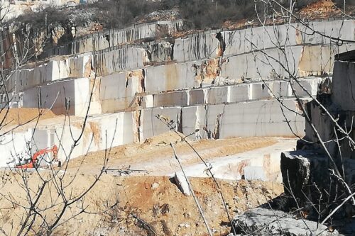Tar decide sul bando di gara per le concessioni delle cave di marmo di Botticino