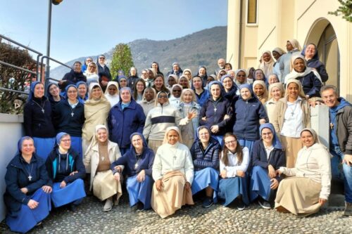Suore operaie Botticino per il Burundi: sartoria come strumento di emancipazione femminile Suore operaie Botticino per il Burundi: sartoria come strumento di emancipazione femminile