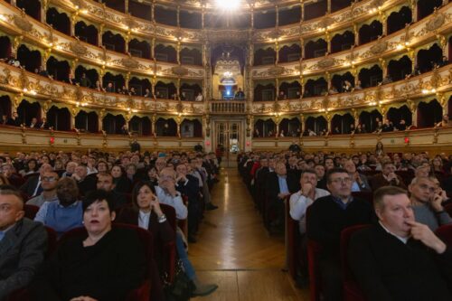 Un Natale sinfonico: OMR Automotive premia i dipendenti al Teatro Grande di Brescia