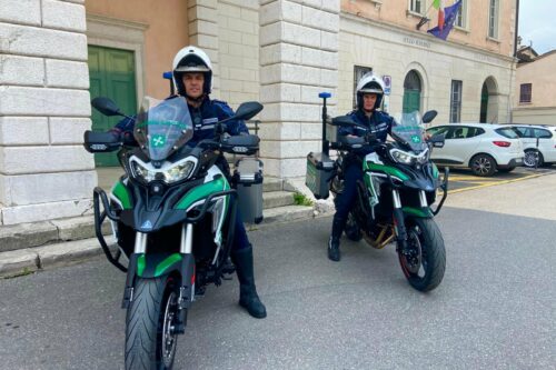 Due moto in dotazione alla Polizia Locale di Rezzato: più veloci, più presenti, più efficaci