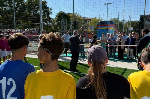 Rezzato festeggia il nuovo campo dell’oratorio San Giovanni Bosco Rezzato festeggia il nuovo campo dell’oratorio San Giovanni Bosco